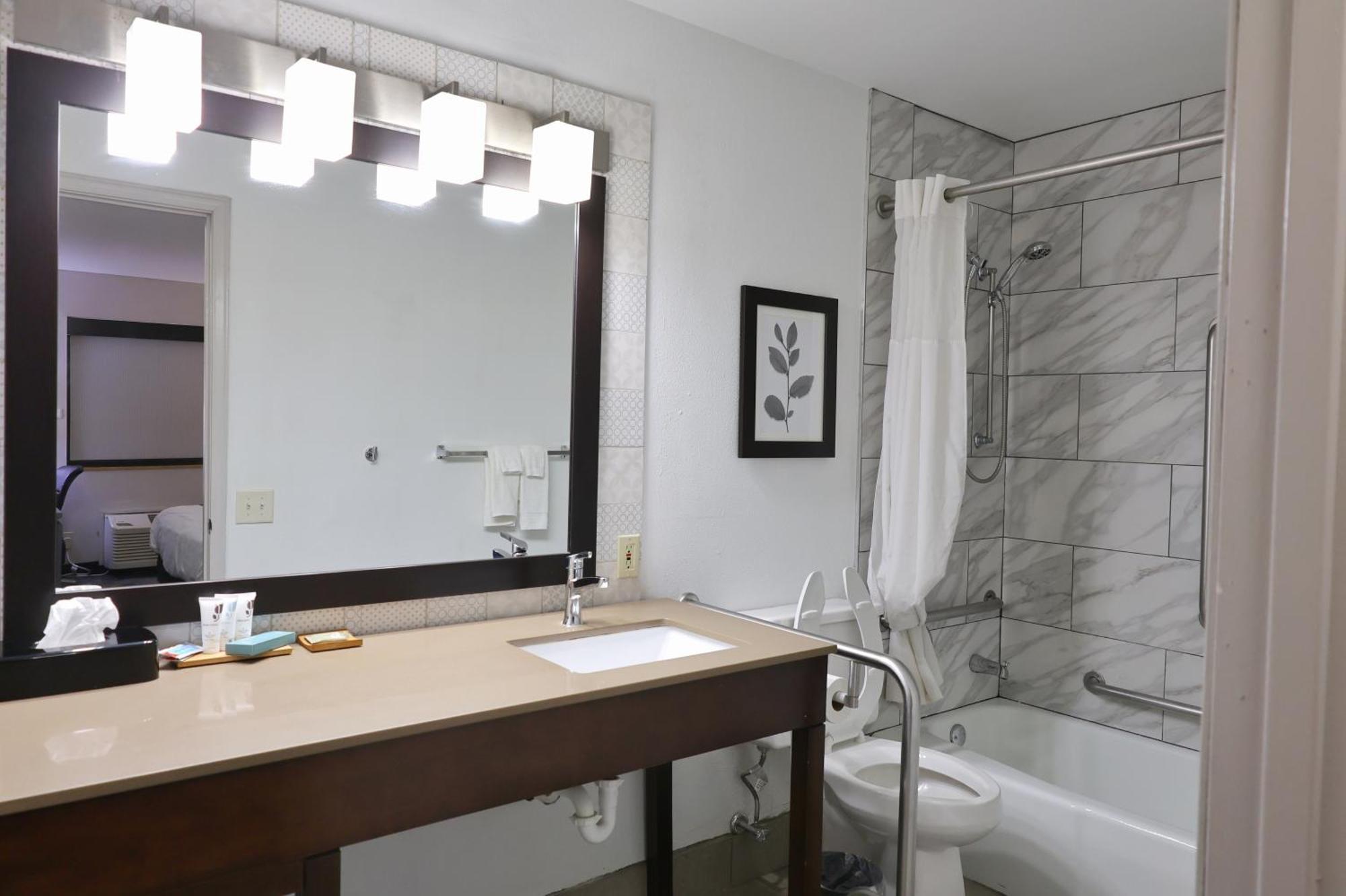 Country Inn & Suites By Radisson, Sparta, Wi Ngoại thất bức ảnh