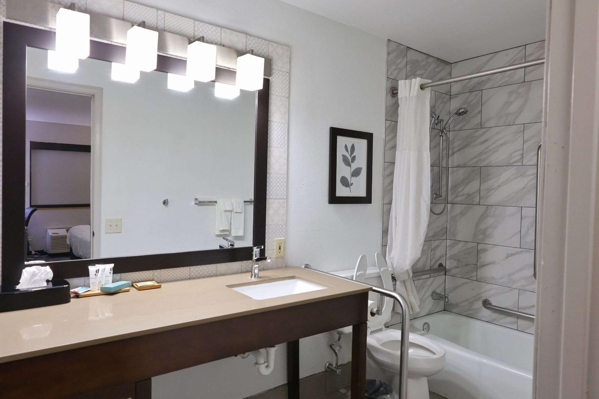 Country Inn & Suites By Radisson, Sparta, Wi Ngoại thất bức ảnh